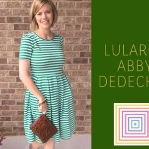 Nwt Amelia dress size M LulaRoe
